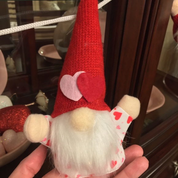 Valentines Day Decoration Gnome Garland 6’ Love NEW Pink & Red Hearts - Picture 10 of 16